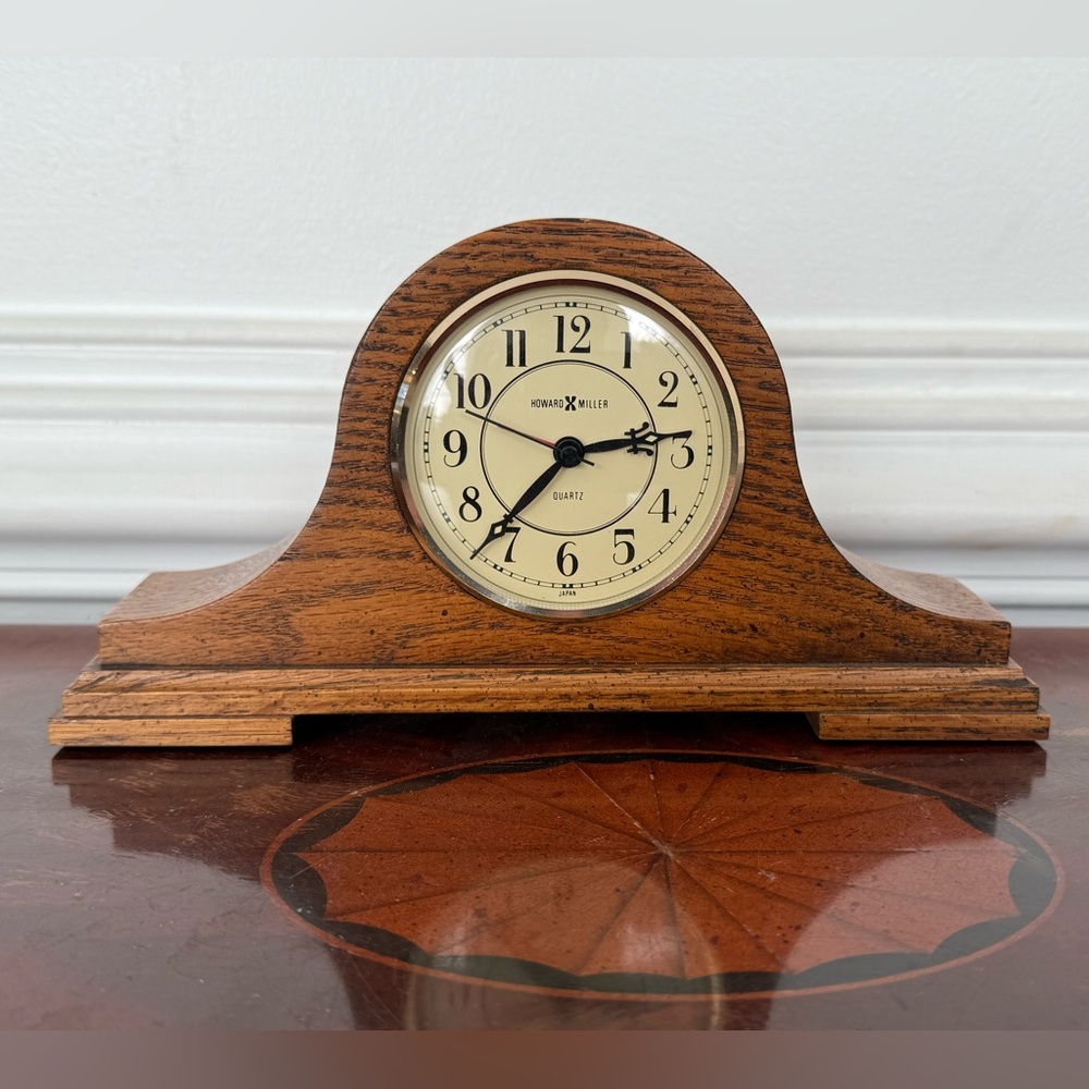 Howard Miller Mantle Clock Wood Case Rare Vintage Quartz Clock
